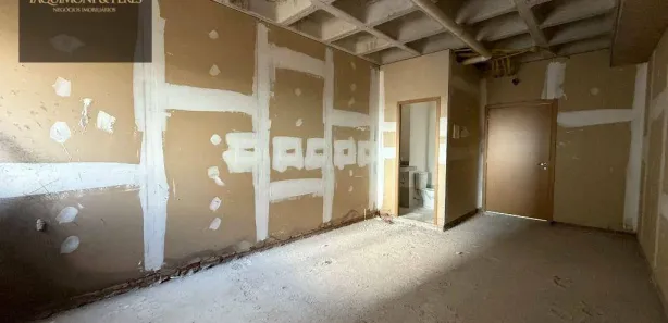 Sala Comercial à venda, 27m² no Centro, Anápolis