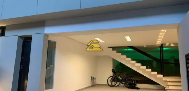 Casa com 4 Quartos para alugar, 276m² no Laranjeiras, Rio de Janeiro
