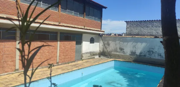 Sobrado com 3 Quartos à venda, 300m² no Vila Freitas, Carapicuíba