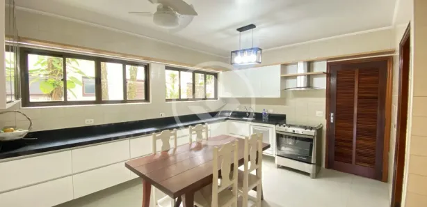 Casa de Condomínio com 4 Quartos à venda, 350m² no Enseada, Guarujá