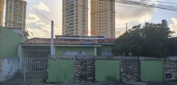 Casa com 3 Quartos para alugar, 79m² no Candelária, Natal