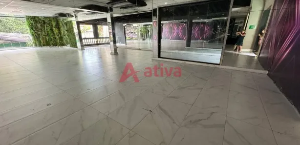 Ponto Comercial para venda ou aluguel, 900m² no Freguesia (Jacarepaguá), Rio de Janeiro