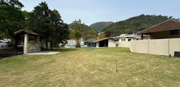 Imóvel Comercial com 5 Quartos para alugar, 300m² no Morin, Petrópolis