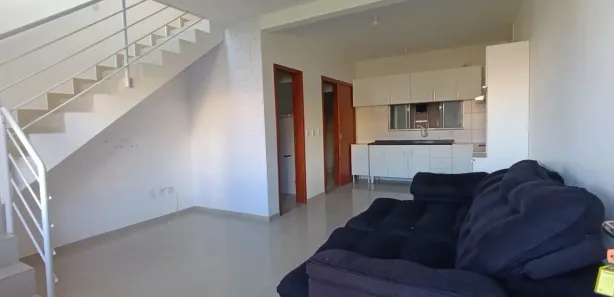 Sobrado com 2 Quartos para alugar, 68m² no Barra do Aririú, Palhoça