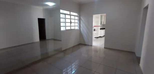 Casa com 3 Quartos para alugar, 145m² no Santa Efigênia, Belo Horizonte