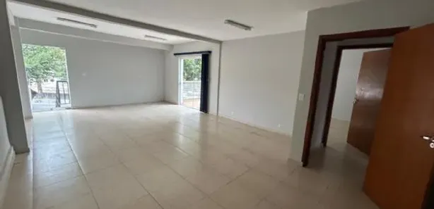 Imóvel Comercial com 3 Quartos para alugar, 100m² no Centro, São Roque