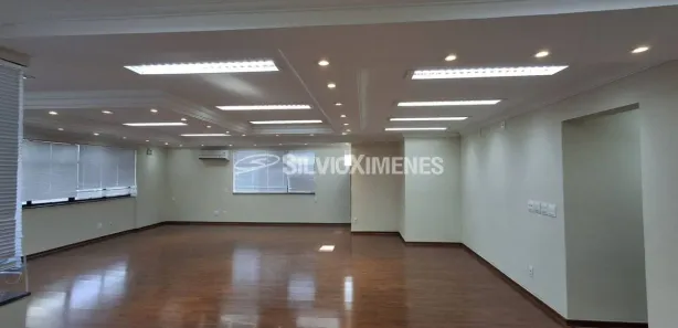 Sala Comercial para alugar, 136m² no Santa Efigênia, Belo Horizonte