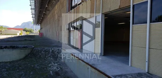 Galpão/Depósito/Armazém para alugar, 1766m² no Taquara, Rio de Janeiro