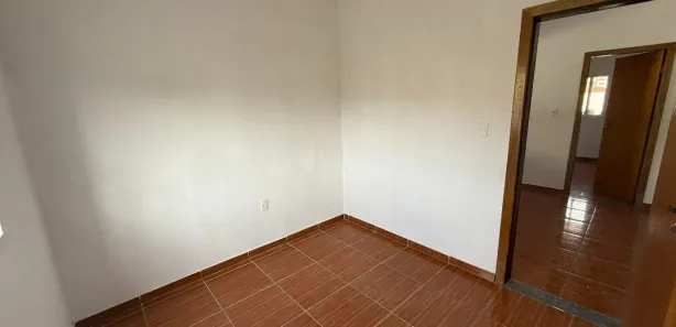 Casa com 2 Quartos para alugar, 65m² no São Marcos, Belo Horizonte