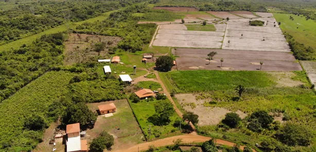 Fazenda/Sítio com 3 Quartos à venda, 124000000m² no Centro, Campo Maior