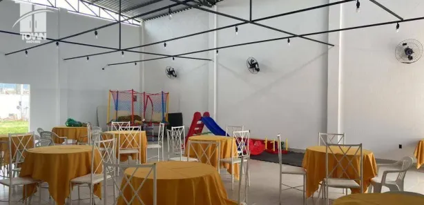 Galpão/Depósito/Armazém à venda, 180m² no Jardim Atlântico Central (Itaipuaçu), Maricá