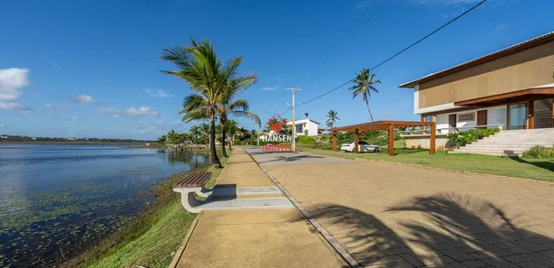 Casa com 4 Quartos para alugar, 550m² no Interlagos (Abrantes), Camaçari