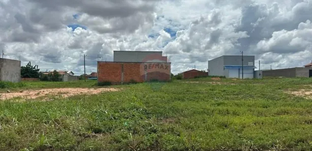 Lote/Terreno à venda, 250m² no Jardim dos Ipês II, Araguaína