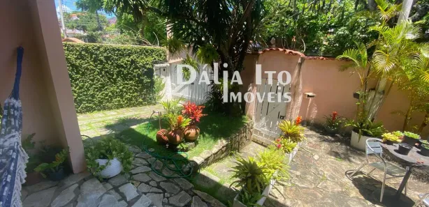 Casa com 3 Quartos à venda, 280m² no Pituba, Salvador