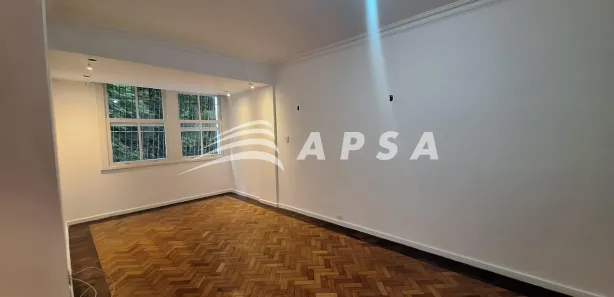 Apartamento com 3 Quartos para alugar, 119m² no Leme, Rio de Janeiro