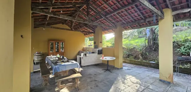 Fazenda/Sítio com 3 Quartos para alugar, 200m² no Goncalves, São Lourenço da Serra