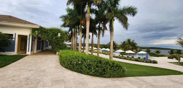 Fazenda/Sítio com 3 Quartos à venda, 300m² no Riviera de Santa Cristina I, Arandu