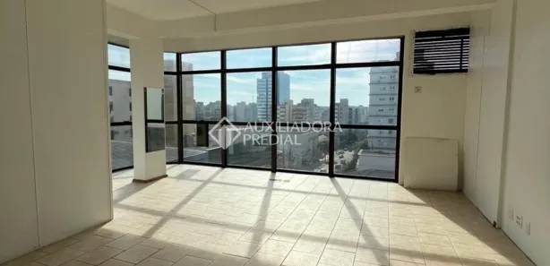 Sala Comercial à venda, 61m² no São Pelegrino, Caxias do Sul