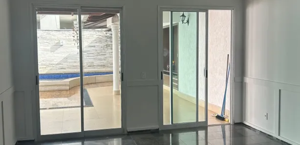 Casa de Condomínio com 4 Quartos para alugar, 303m² no Jardim Florença, Goiânia