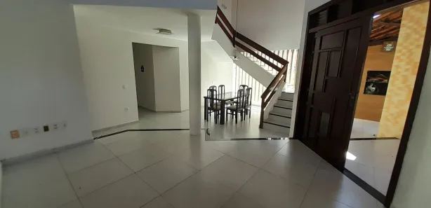 Casa de Condomínio com 4 Quartos para alugar, 196m² no Candelária, Natal