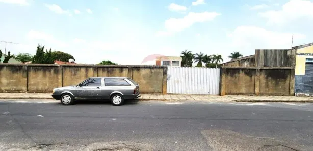 Lote/Terreno à venda, 737m² no Centro, Florestal