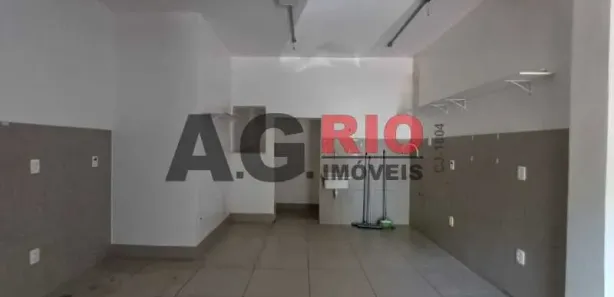Ponto Comercial para alugar, 38m² no Vila Valqueire, Rio de Janeiro