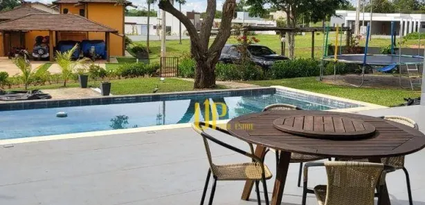 Casa de Condomínio com 4 Quartos à venda, 280m² no Riviera de Santa Cristina I, Arandu