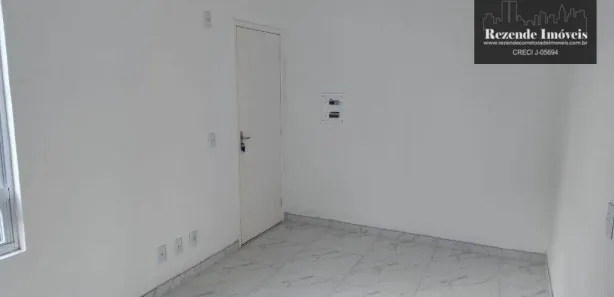 Apartamento com 2 Quartos para alugar, 40m² no Bom Jesus, Campo Largo