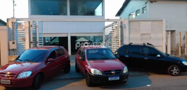 Sala Comercial com 3 Quartos à venda, 330m² no Setor Aeroporto, Goiânia