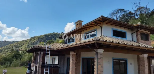 Casa de Condomínio com 4 Quartos para alugar, 266m² no Pedro do Rio, Petrópolis