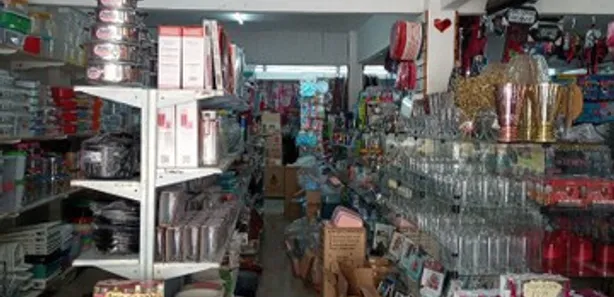 Galpão/Depósito/Armazém com 4 Quartos para alugar, 200m² no Jacarepaguá, Rio de Janeiro