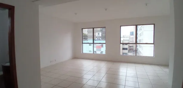 Sala Comercial à venda, 84m² no Centro, Caxias do Sul