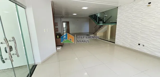 Sobrado com 5 Quartos para venda ou aluguel, 300m² no Flores, Manaus