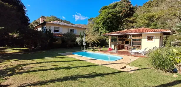 Casa com 5 Quartos para venda ou aluguel, 2000m² no Cuiabá, Petrópolis