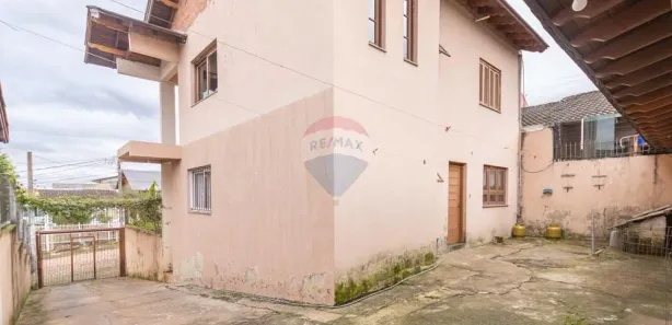 Sobrado com 3 Quartos à venda, 200m² no Jardim do Bosque, Cachoeirinha