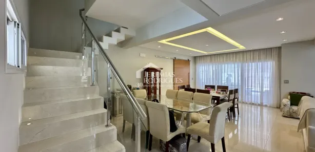 Casa de Condomínio com 4 Quartos para alugar, 370m² no Quiririm, Taubaté