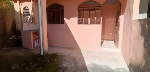Casa com 3 Quartos para alugar, 40m² no Vista Alegre - 1ª Seção, Ibirité
