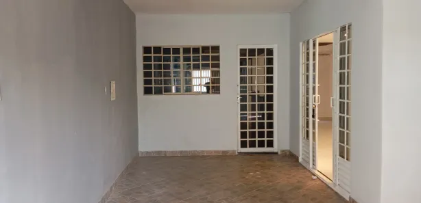 Sobrado com 5 Quartos para alugar, 198m² no Santa Maria, Brasília