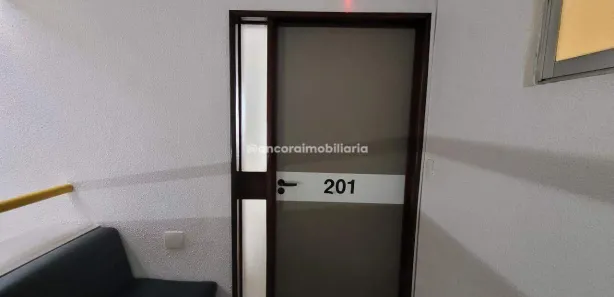 Sala Comercial para alugar, 28m² no Torre, Recife