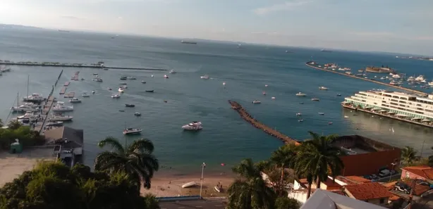 Casa com 7 Quartos à venda, 500m² no Dois de Julho, Salvador
