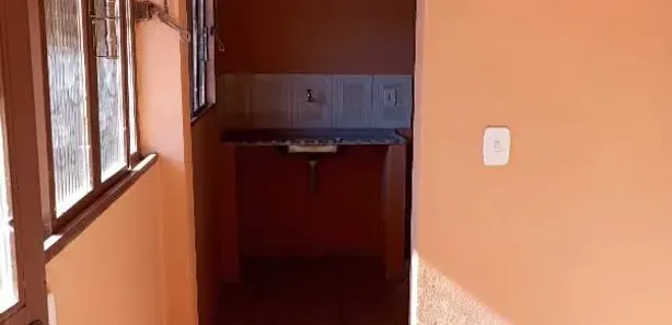 Casa com 3 Quartos para alugar, 40m² no Vista Alegre - 1ª Seção, Ibirité