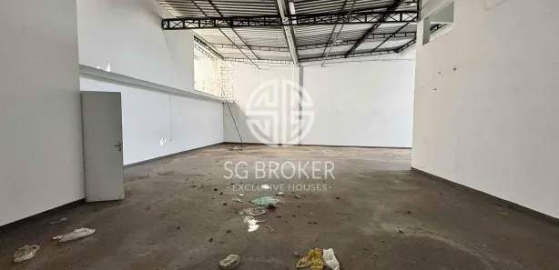 Galpão/Depósito/Armazém para venda ou aluguel, 650m² no Taquara, Rio de Janeiro