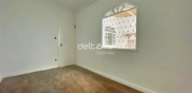 Casa com 2 Quartos para alugar, 90m² no Heliópolis, Belo Horizonte
