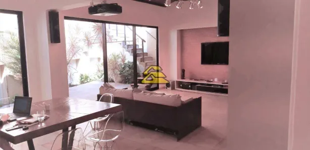 Casa com 4 Quartos para alugar, 276m² no Laranjeiras, Rio de Janeiro