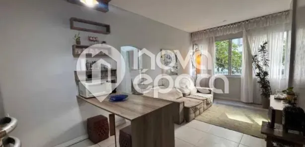 Apartamento com 2 Quartos à venda, 61m² no Leme, Rio de Janeiro