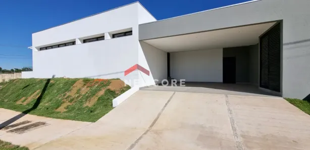 Casa de Condomínio com 3 Quartos à venda, 214m² no Residencial Villa de León, Piratininga