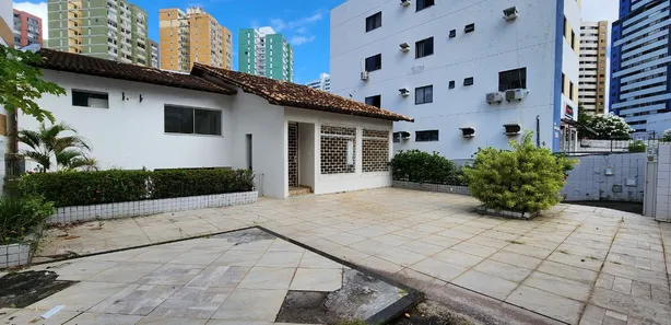 Imóvel Comercial com 5 Quartos para alugar, 421m² no Pituba, Salvador
