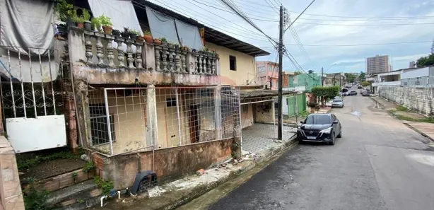 Casa com 6 Quartos à venda, 263m² no Adrianópolis, Manaus