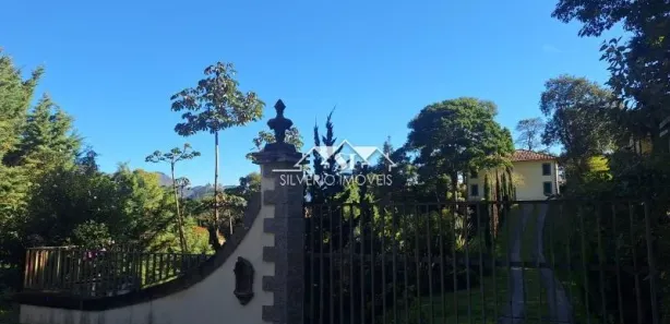 Casa de Condomínio com 4 Quartos para alugar, 240m² no Samambaia, Petrópolis