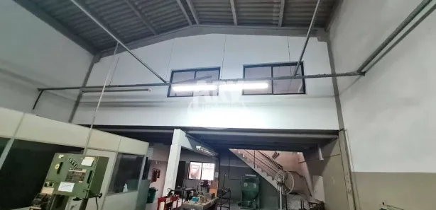 Galpão/Depósito/Armazém à venda, 400m² no Vila Princesa Izabel, Cachoeirinha